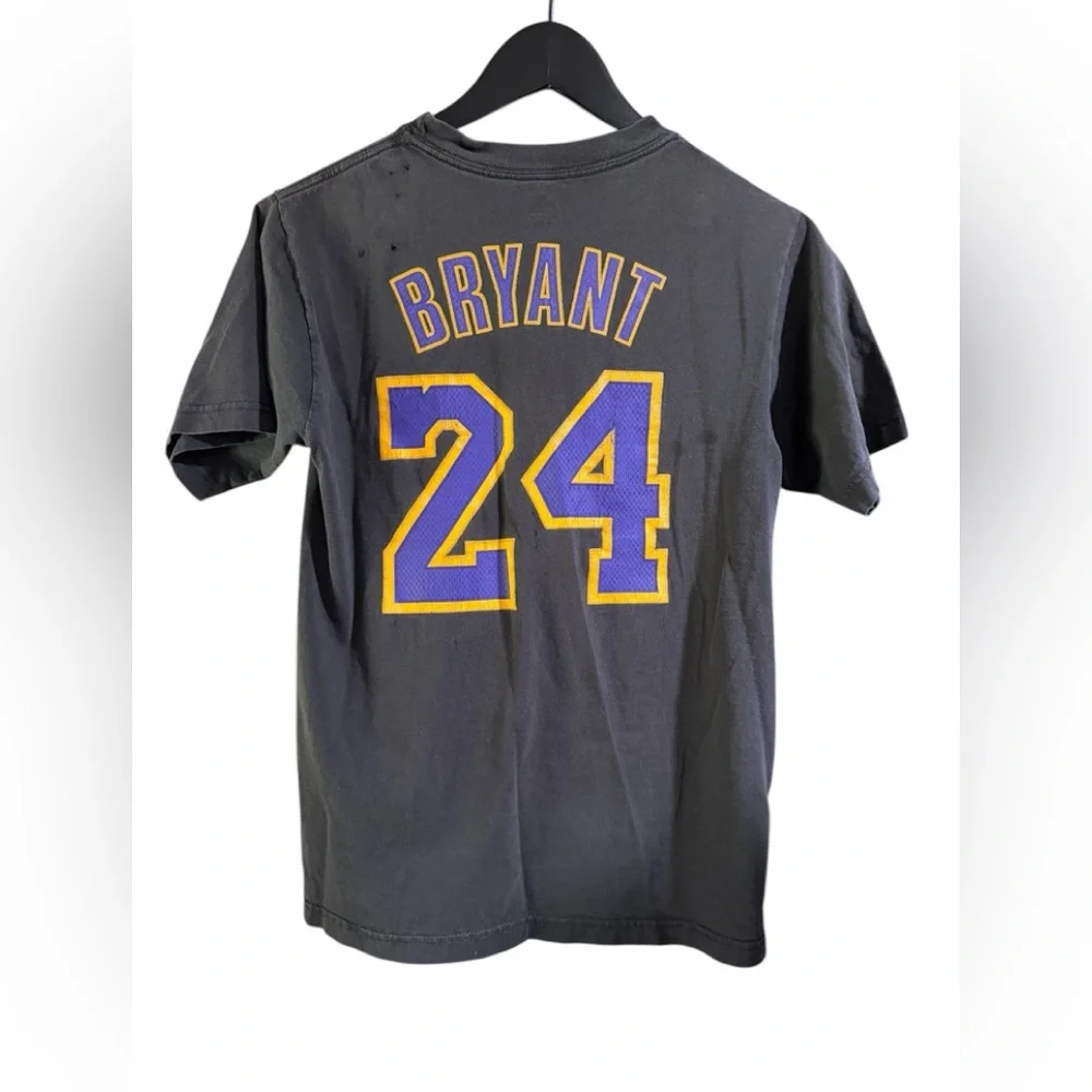 Vintage Adidas NBA Los Angeles Lakers Kobe Bryant #24‎ T-Shirt Small